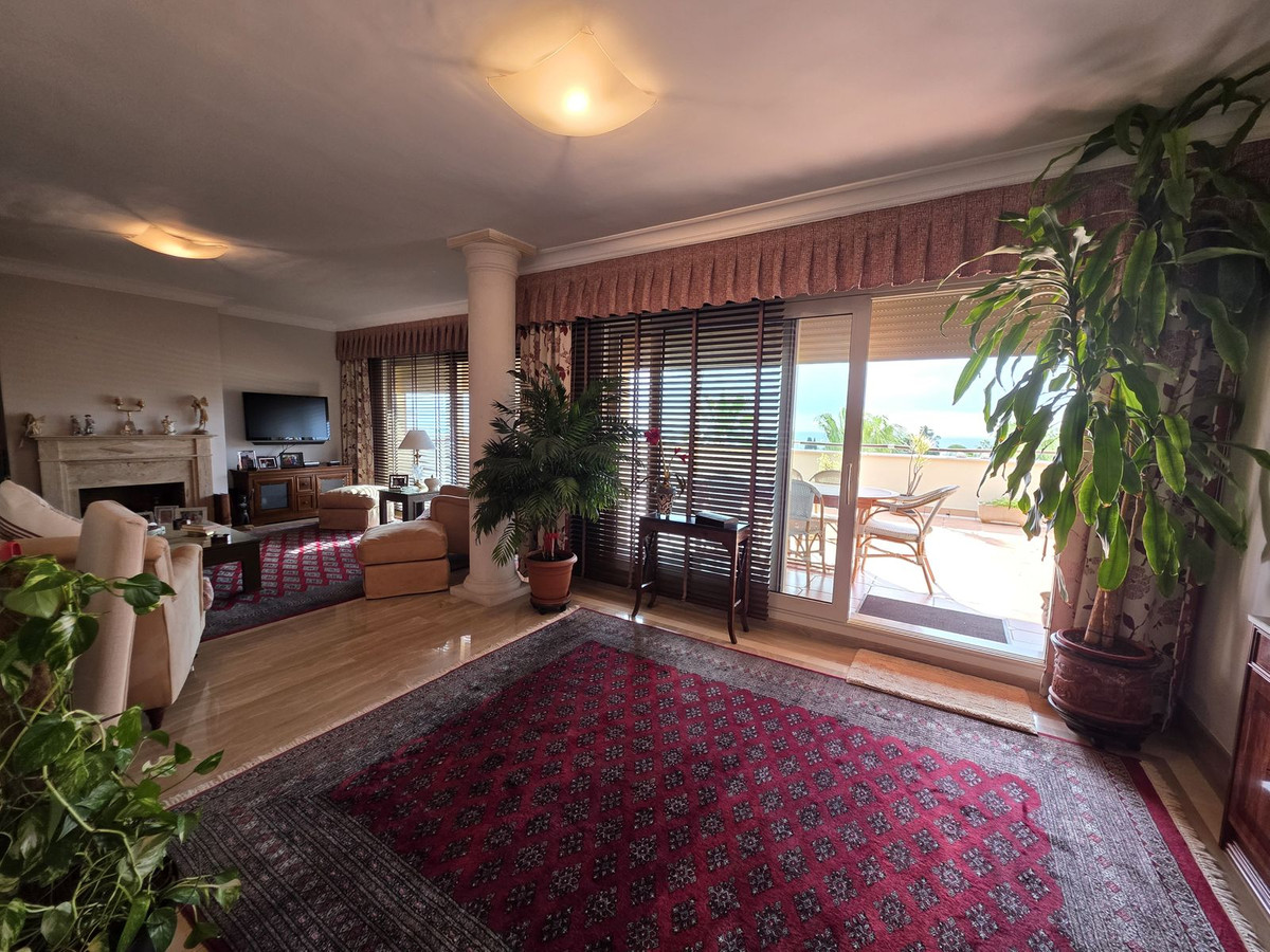 4 Bed Apartment for sale in Sierra Blanca Costa Del Sol, Málaga, Spain