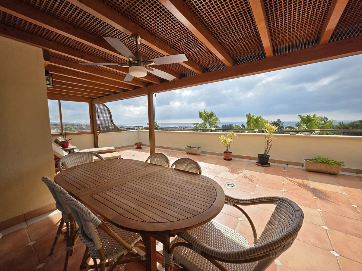 4 Bed Apartment for sale in Sierra Blanca Costa Del Sol, Málaga, Spain