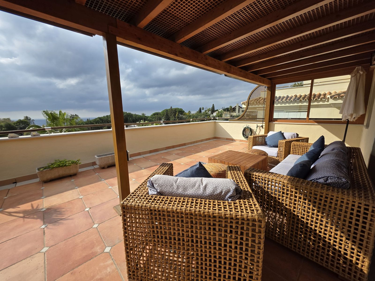 4 Bed Apartment for sale in Sierra Blanca Costa Del Sol, Málaga, Spain