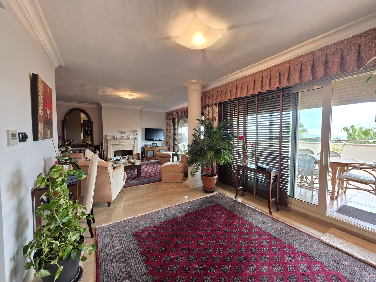 4 Bed Apartment for sale in Sierra Blanca Costa Del Sol, Málaga, Spain