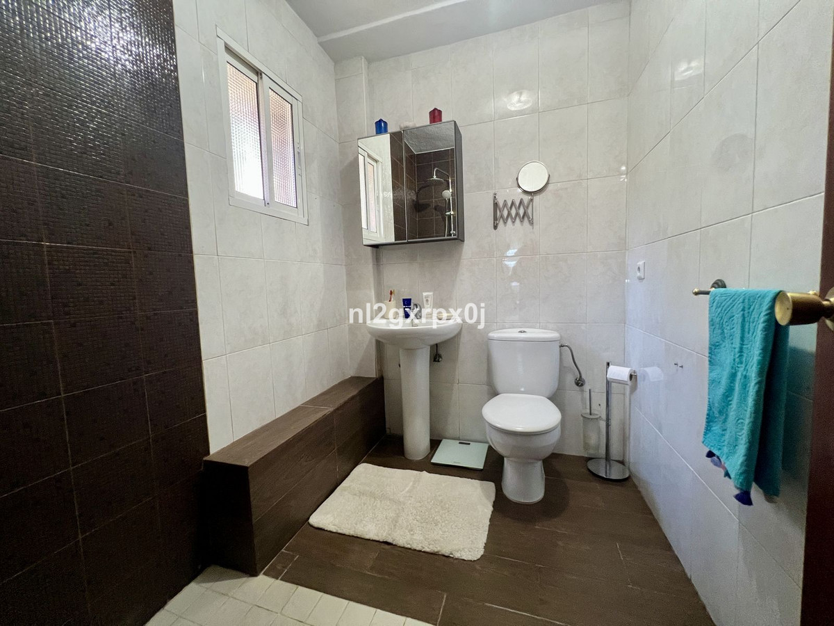 Se vende Villa - Chalet de 5 dormitorios en Costa Del Sol, Málaga, España