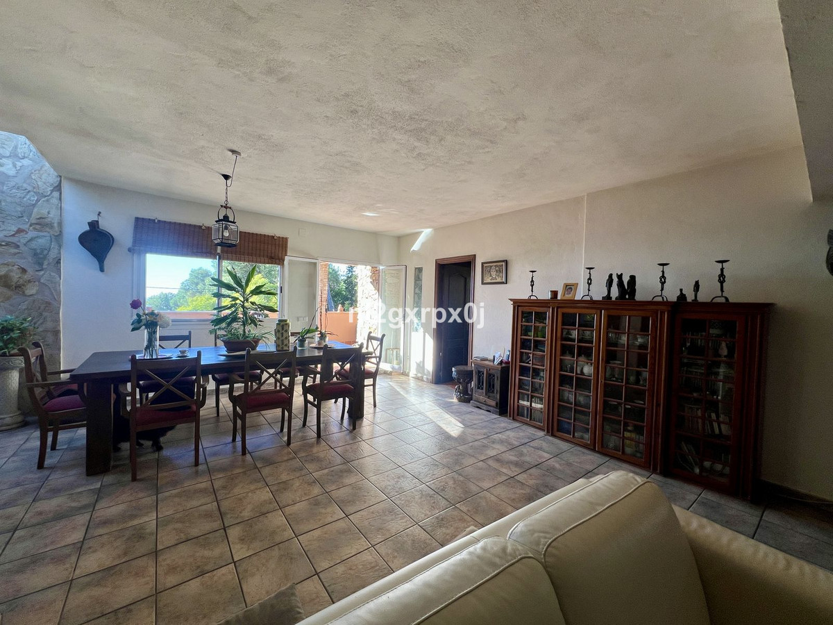 Se vende Villa - Chalet de 5 dormitorios en Costa Del Sol, Málaga, España