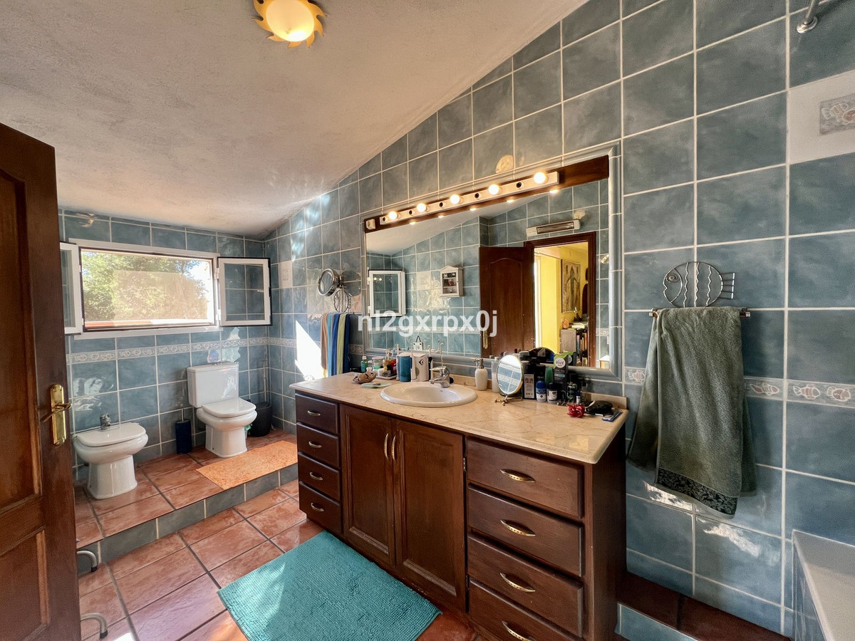 Se vende Villa - Chalet de 5 dormitorios en Costa Del Sol, Málaga, España