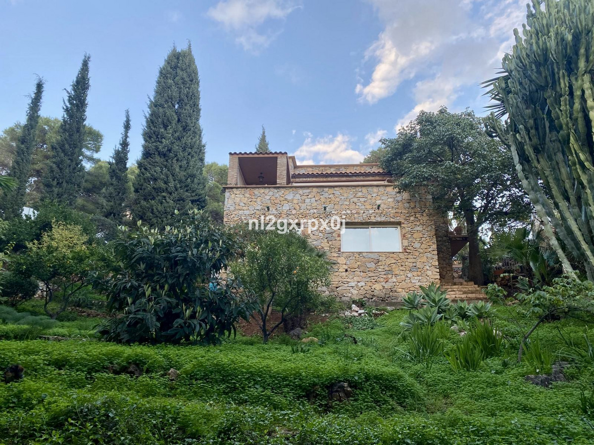 Se vende Villa - Chalet de 5 dormitorios en Costa Del Sol, Málaga, España