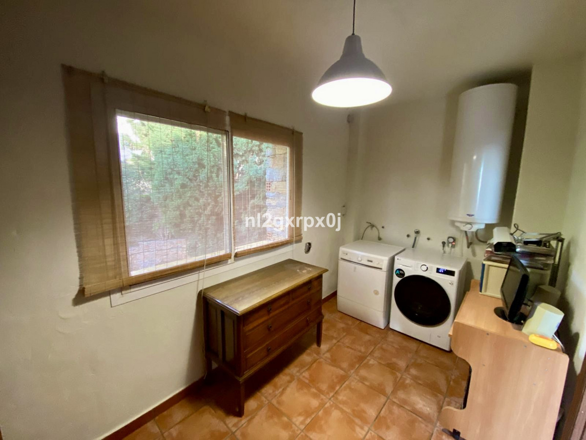 Se vende Villa - Chalet de 5 dormitorios en Costa Del Sol, Málaga, España