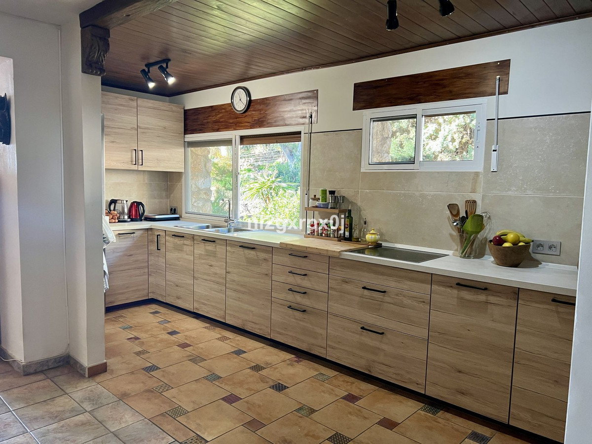 Se vende Villa - Chalet de 5 dormitorios en Costa Del Sol, Málaga, España
