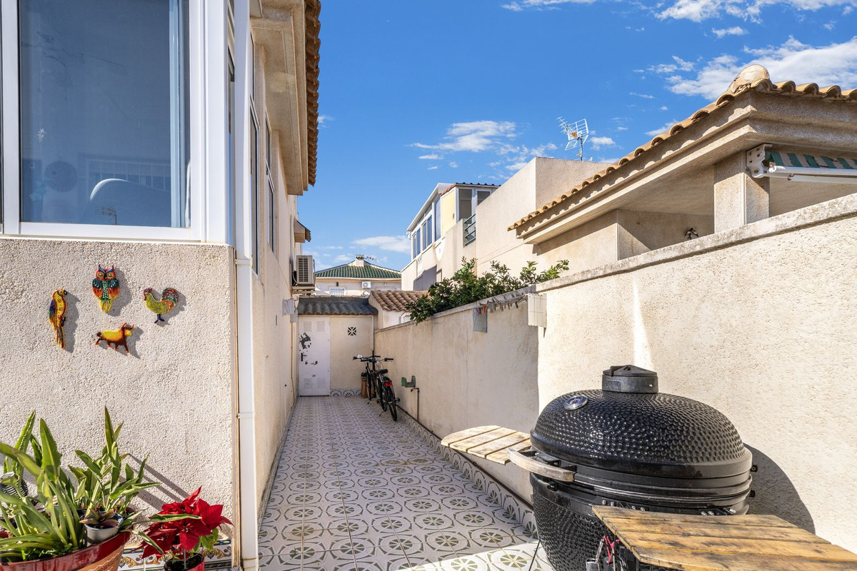 2 Bed Townhouse for sale in Los Altos Costa Blanca, Alicante, Spain