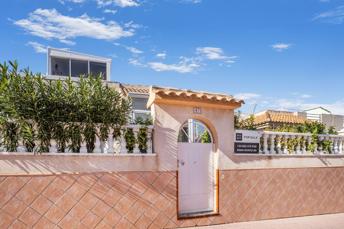 2 Bed Townhouse for sale in Los Altos Costa Blanca, Alicante, Spain