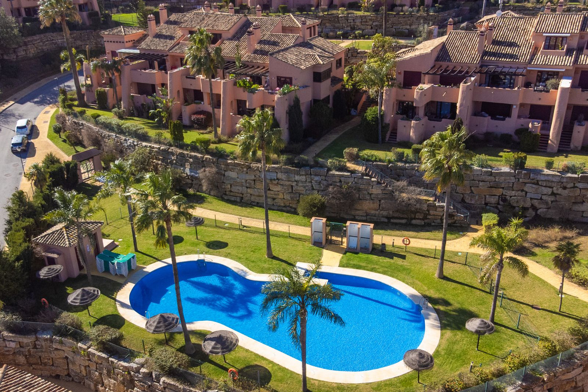 3 Bed Apartment for sale in La Mairena Costa Del Sol, Málaga, Spain