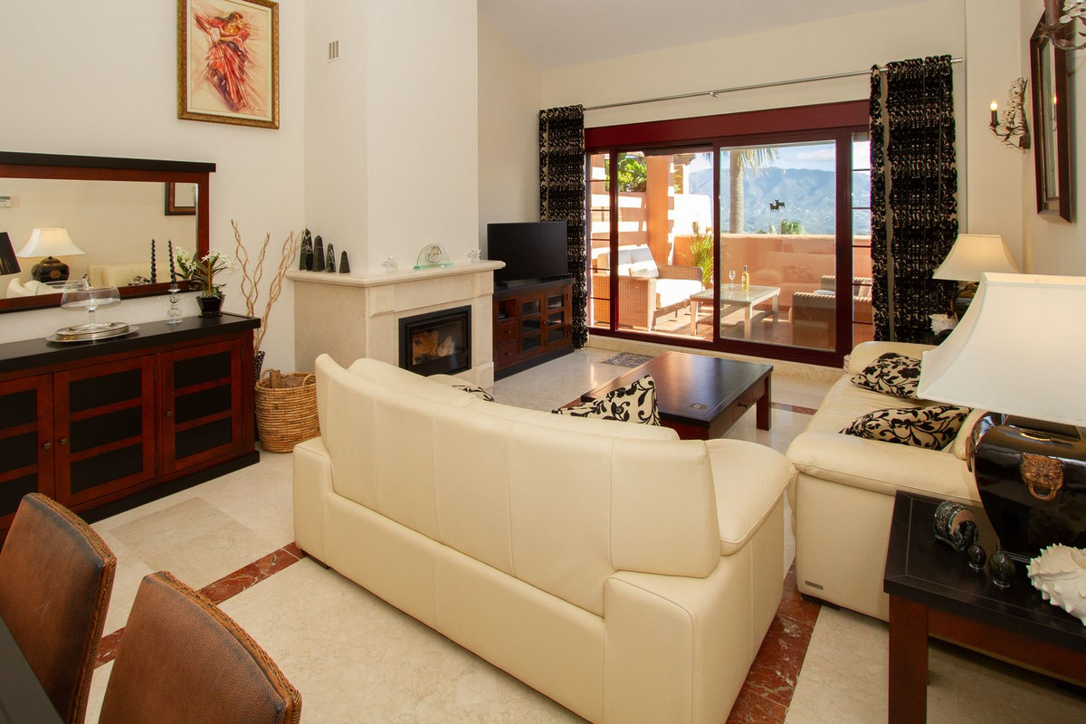 3 Bed Apartment for sale in La Mairena Costa Del Sol, Málaga, Spain
