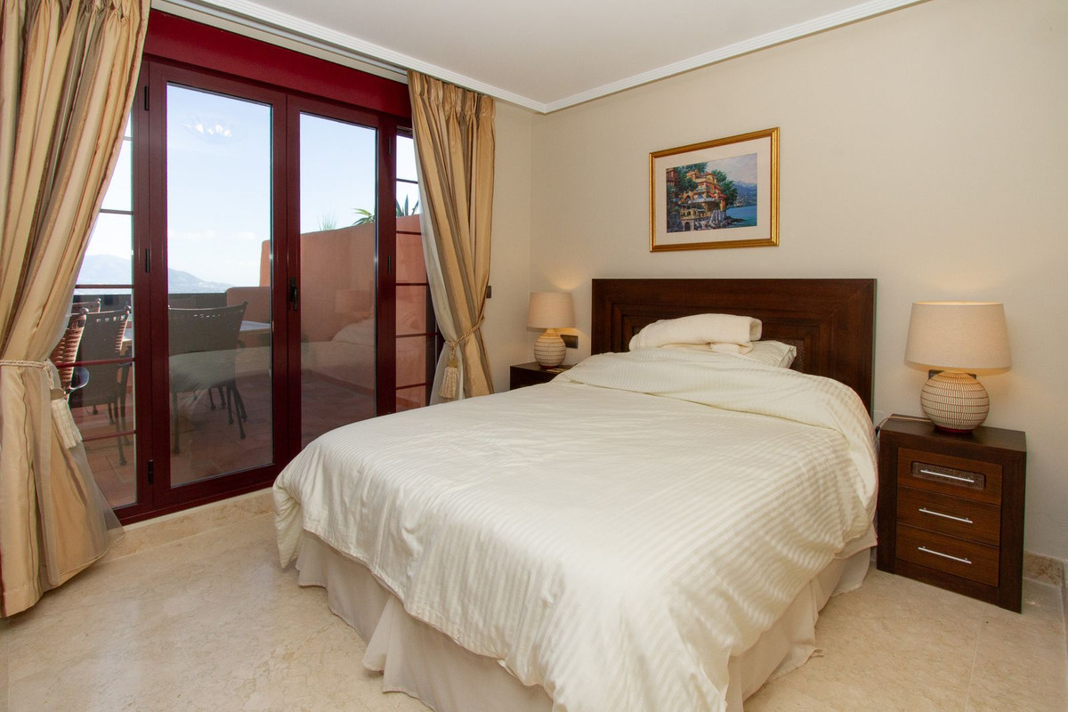 3 Bed Apartment for sale in La Mairena Costa Del Sol, Málaga, Spain
