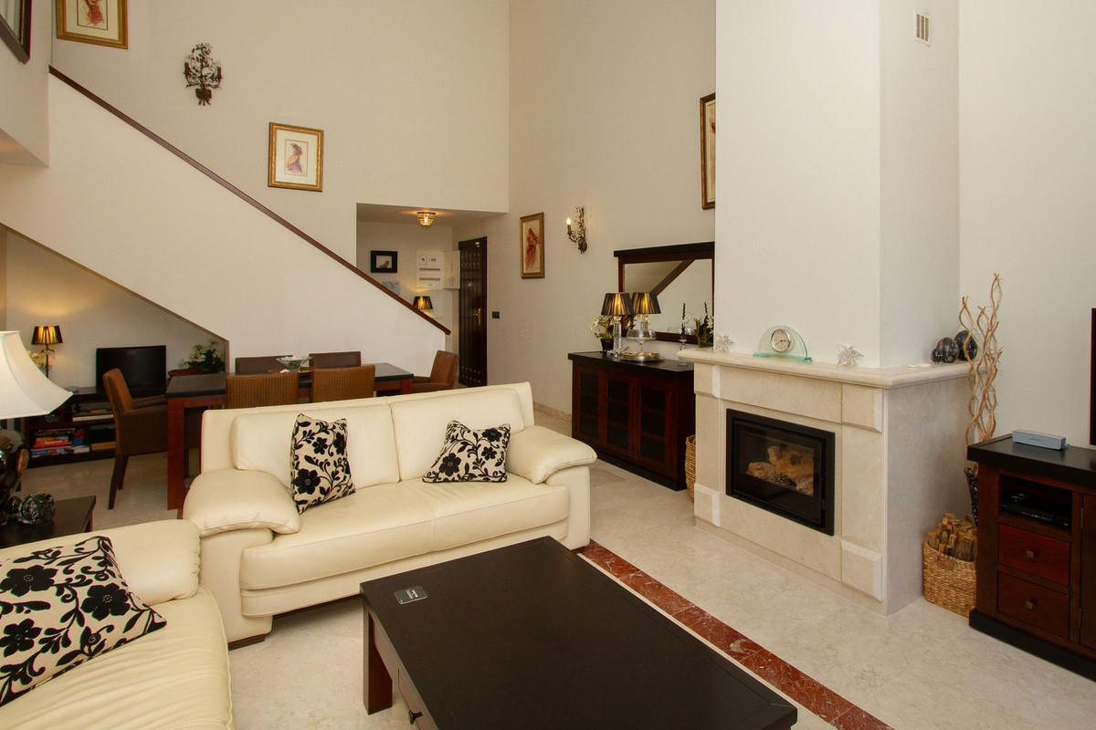 3 Bed Apartment for sale in La Mairena Costa Del Sol, Málaga, Spain