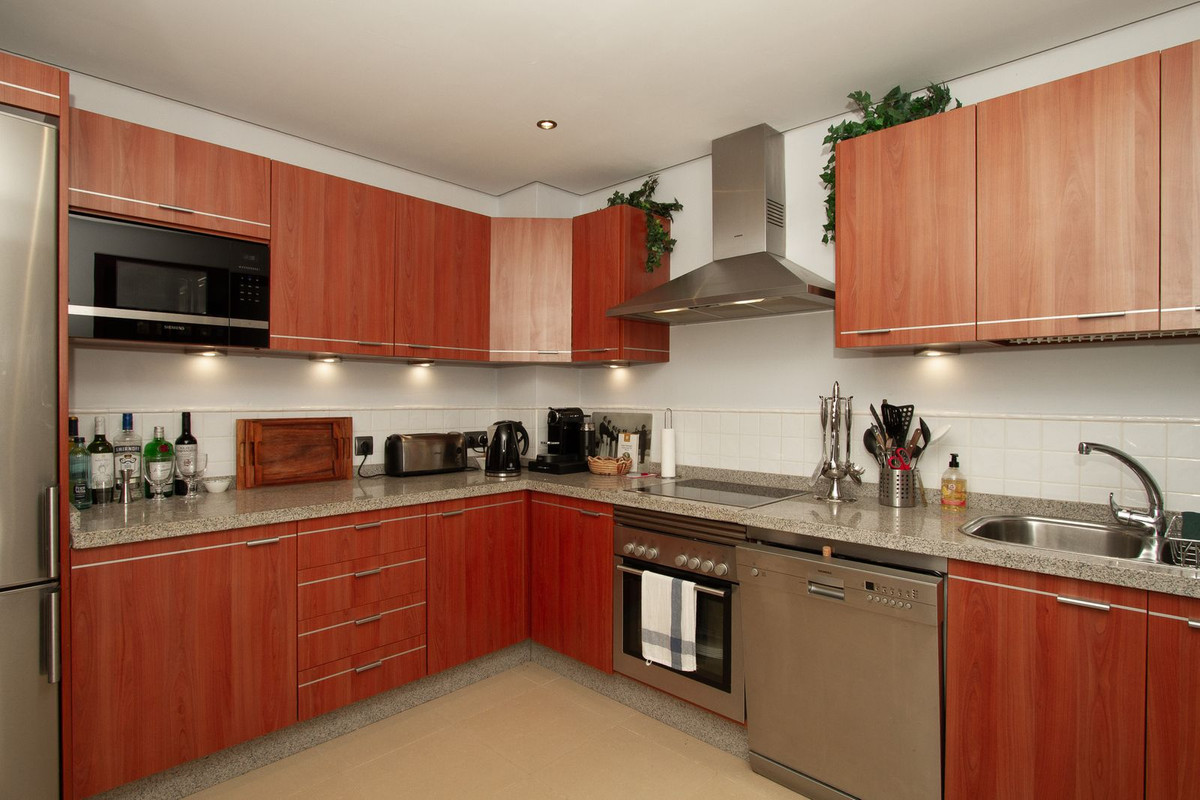 3 Bed Apartment for sale in La Mairena Costa Del Sol, Málaga, Spain