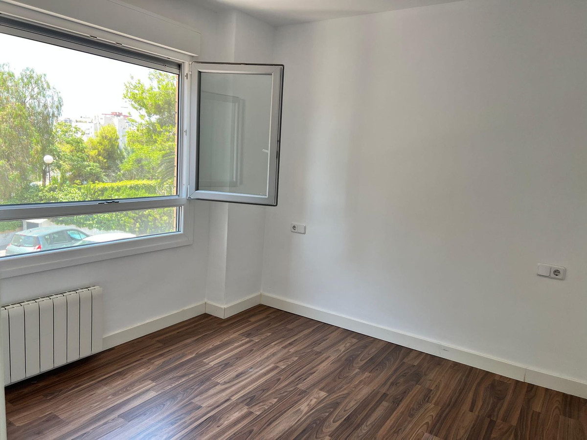 Se vende Apartamento Planta Media de 4 dormitorios en Costa Blanca, Alicante, España