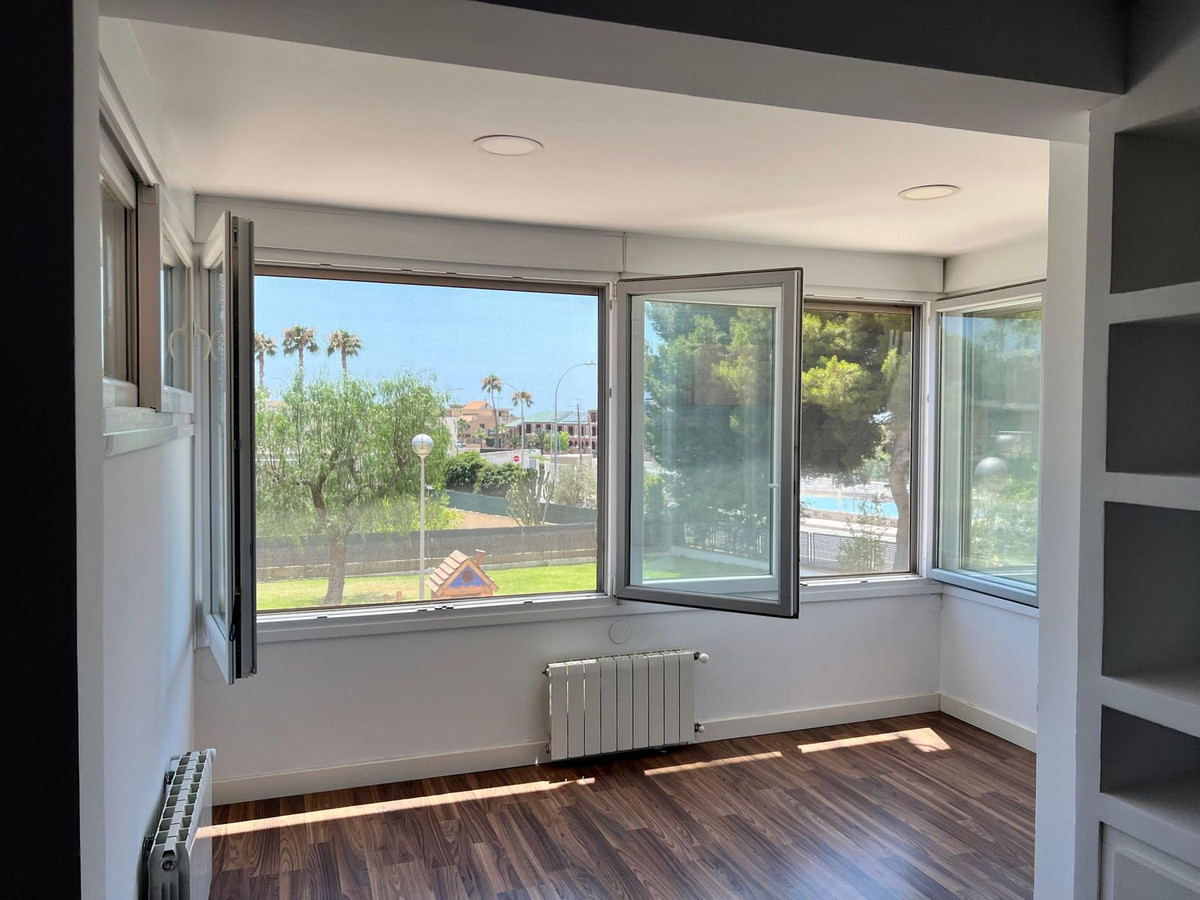 Se vende Apartamento Planta Media de 4 dormitorios en Costa Blanca, Alicante, España