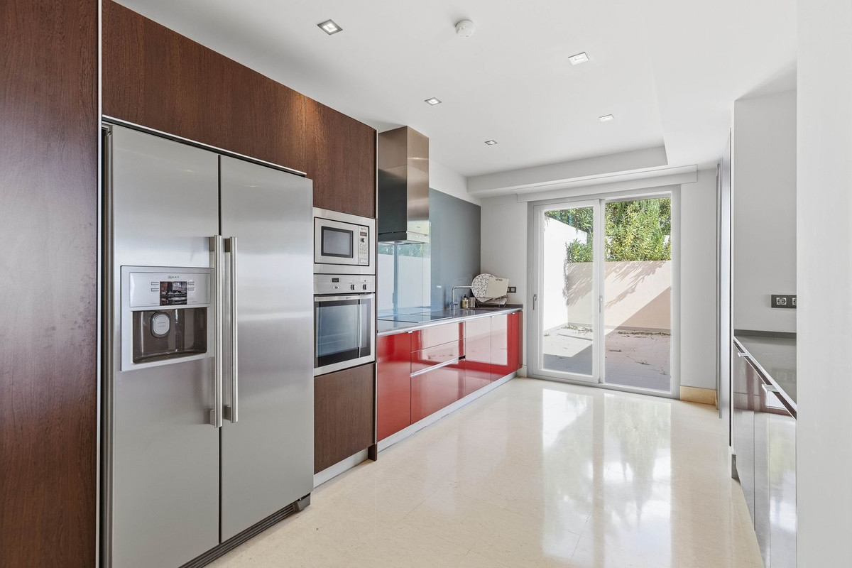 2 Bed Apartment for sale in Los Arqueros Costa Del Sol, Málaga, Spain