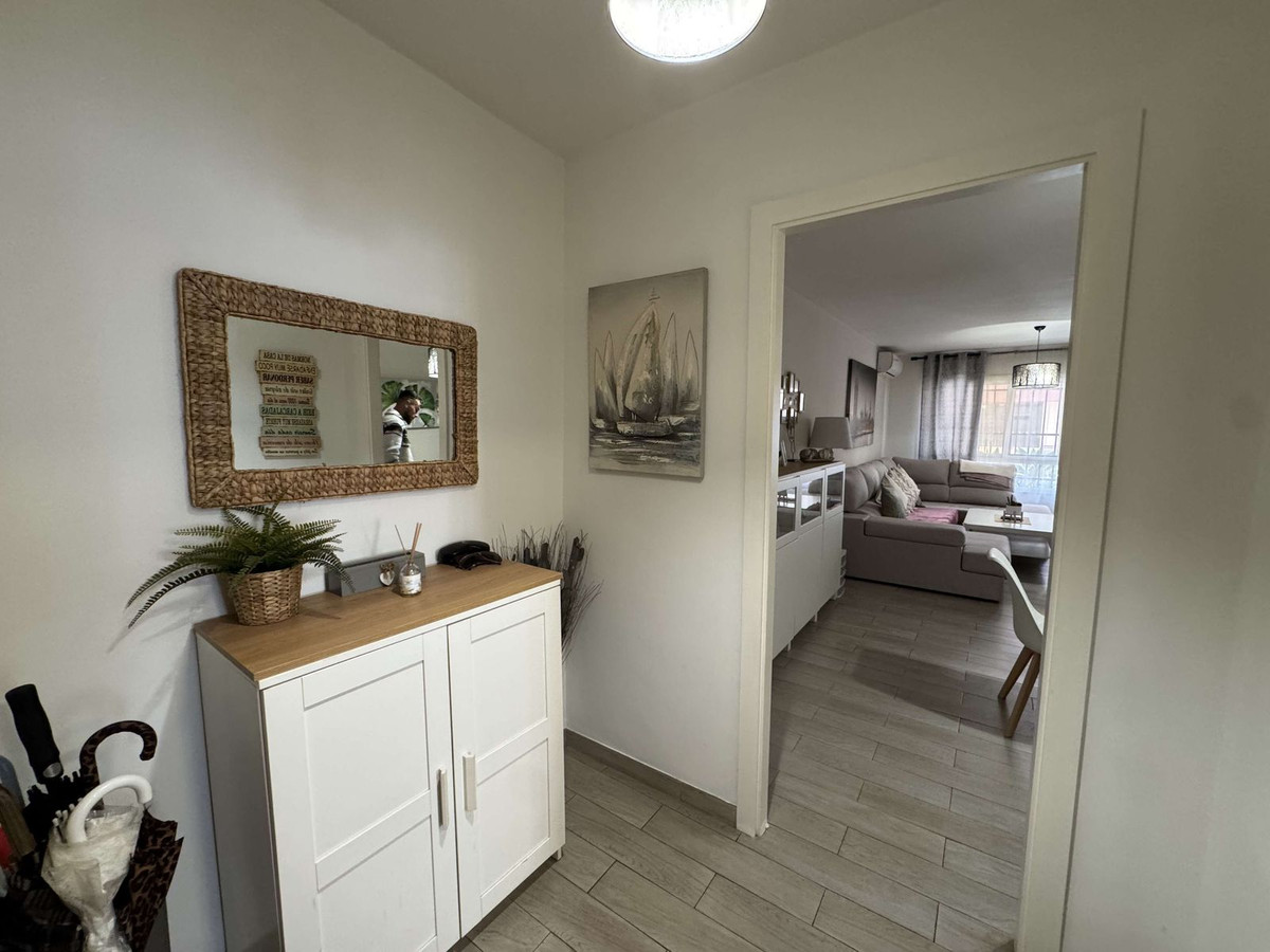 3 Bed Apartment for sale in Marbella Costa Del Sol, Málaga, Spain