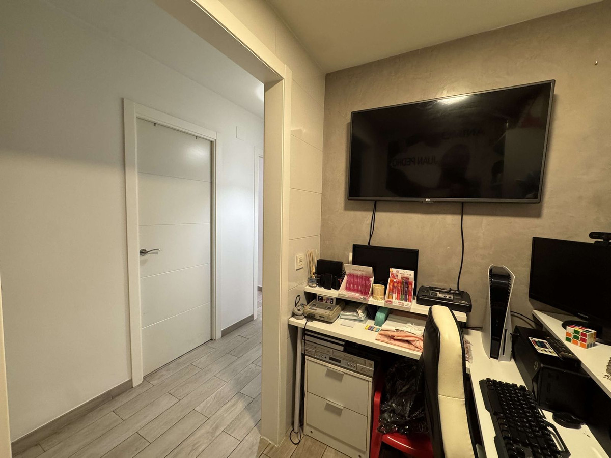 3 Bed Apartment for sale in Marbella Costa Del Sol, Málaga, Spain