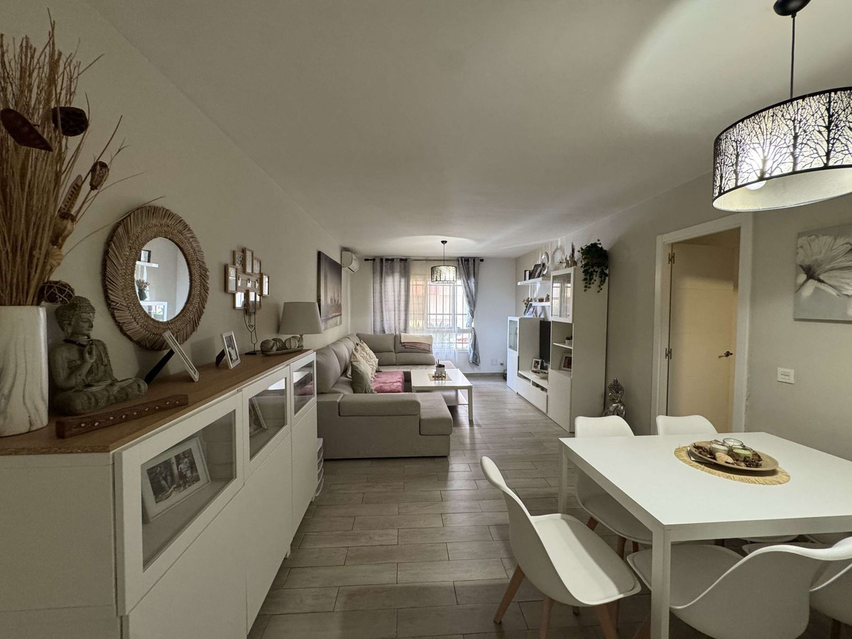 3 Bed Apartment for sale in Marbella Costa Del Sol, Málaga, Spain