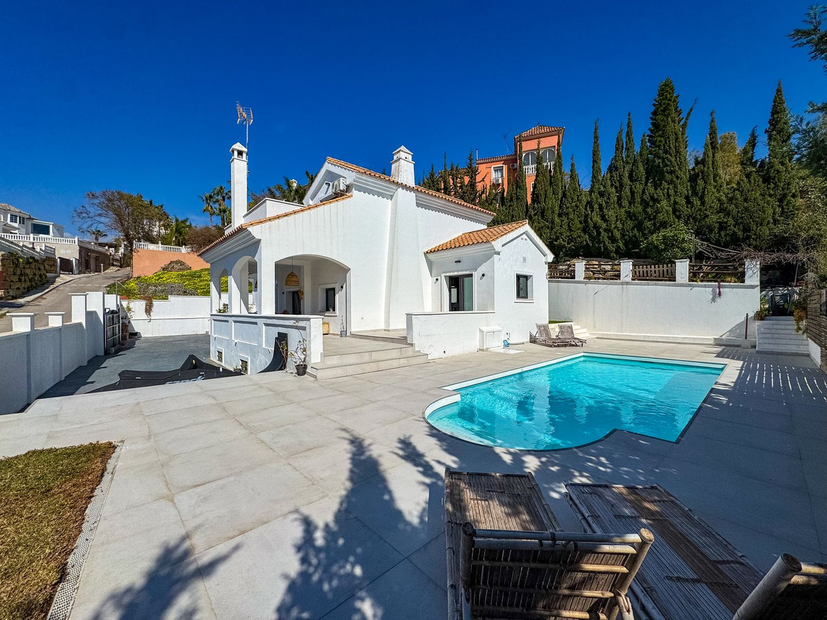 Se vende Villa - Chalet de 5 dormitorios en Costa Del Sol, Málaga, España
