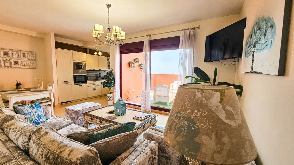 2 Bed Apartment for sale in La Duquesa Costa Del Sol, Málaga, Spain