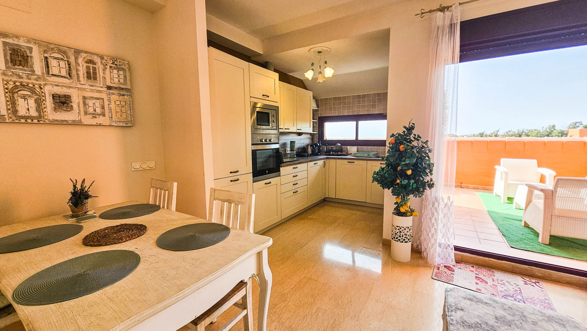 2 Bed Apartment for sale in La Duquesa Costa Del Sol, Málaga, Spain
