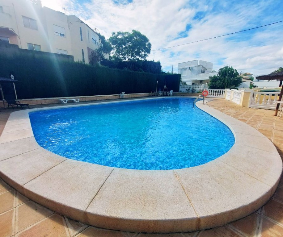 Se vende Bungalow de 2 dormitorios en Costa Blanca, Alicante, España