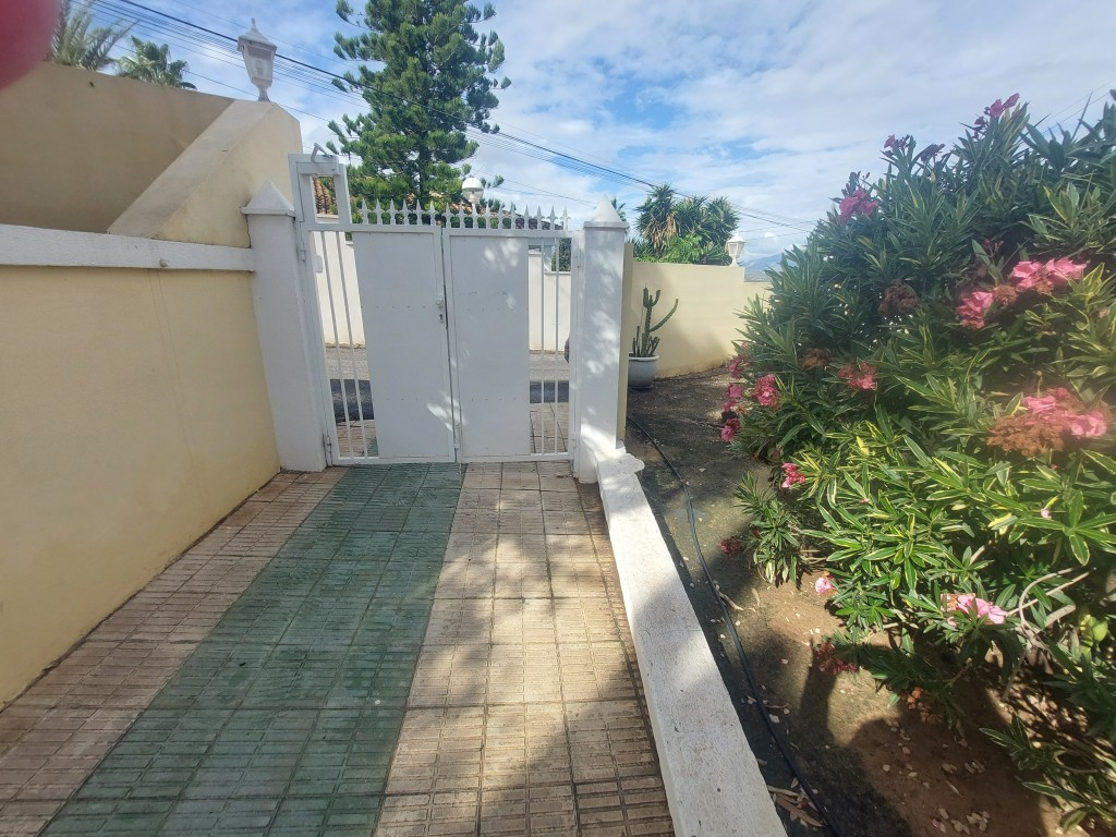 Se vende Bungalow de 2 dormitorios en Costa Blanca, Alicante, España