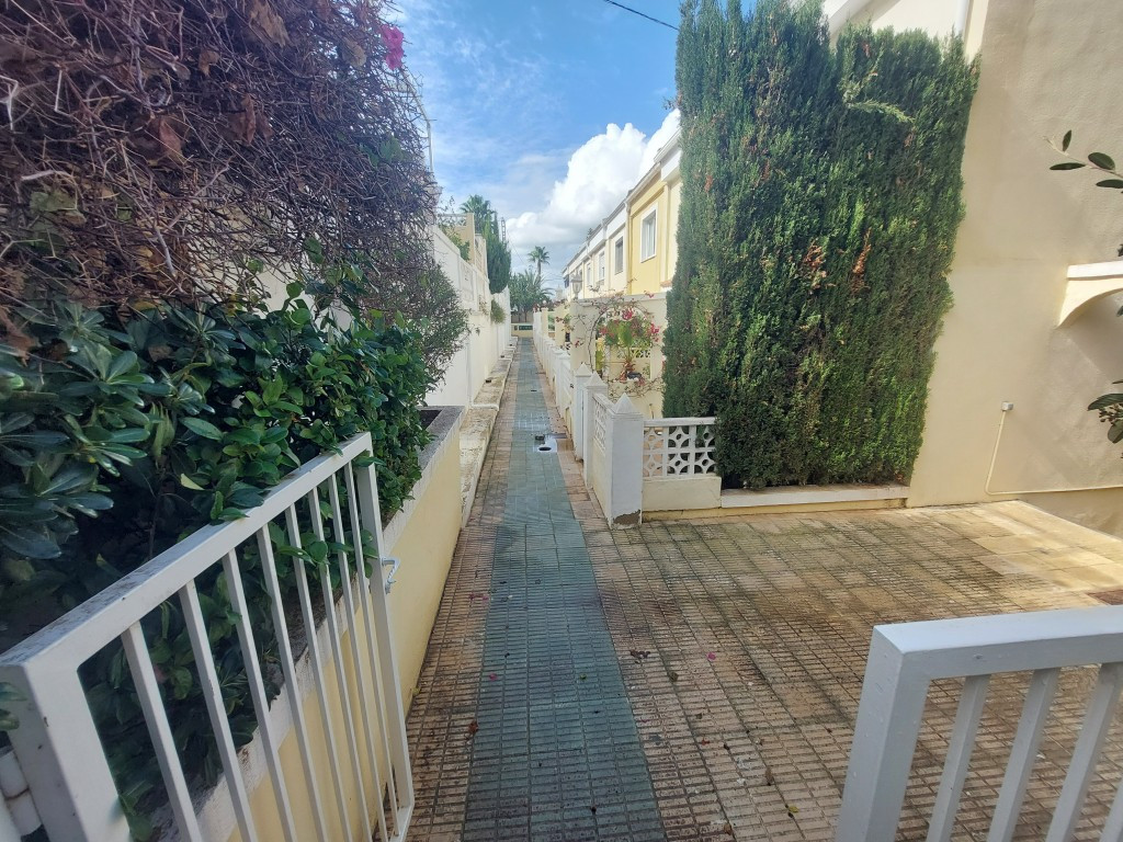 Se vende Bungalow de 2 dormitorios en Costa Blanca, Alicante, España