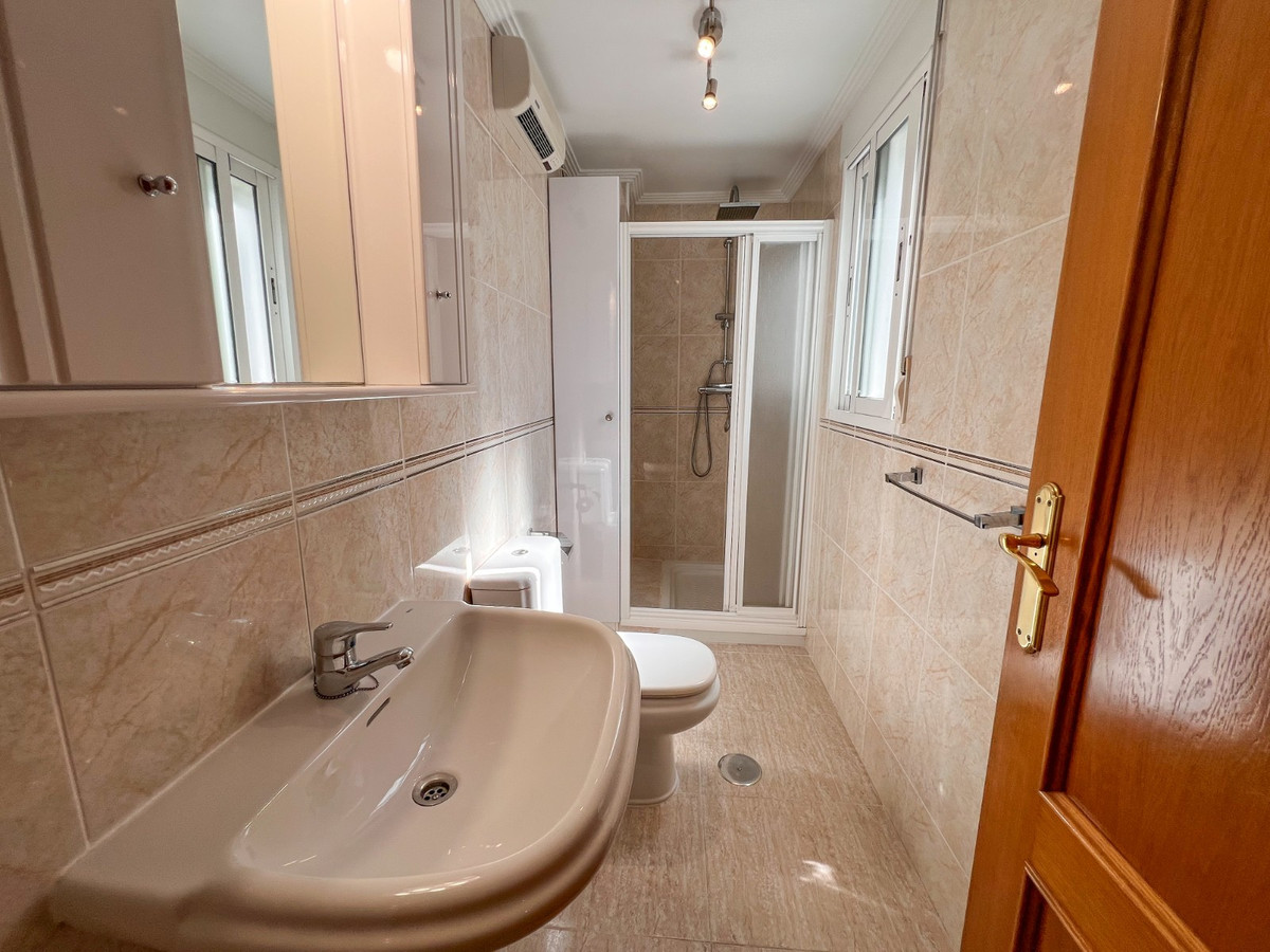 Se vende Apartamento en Planta Última de 3 dormitorios en Costa Blanca, Alicante, España