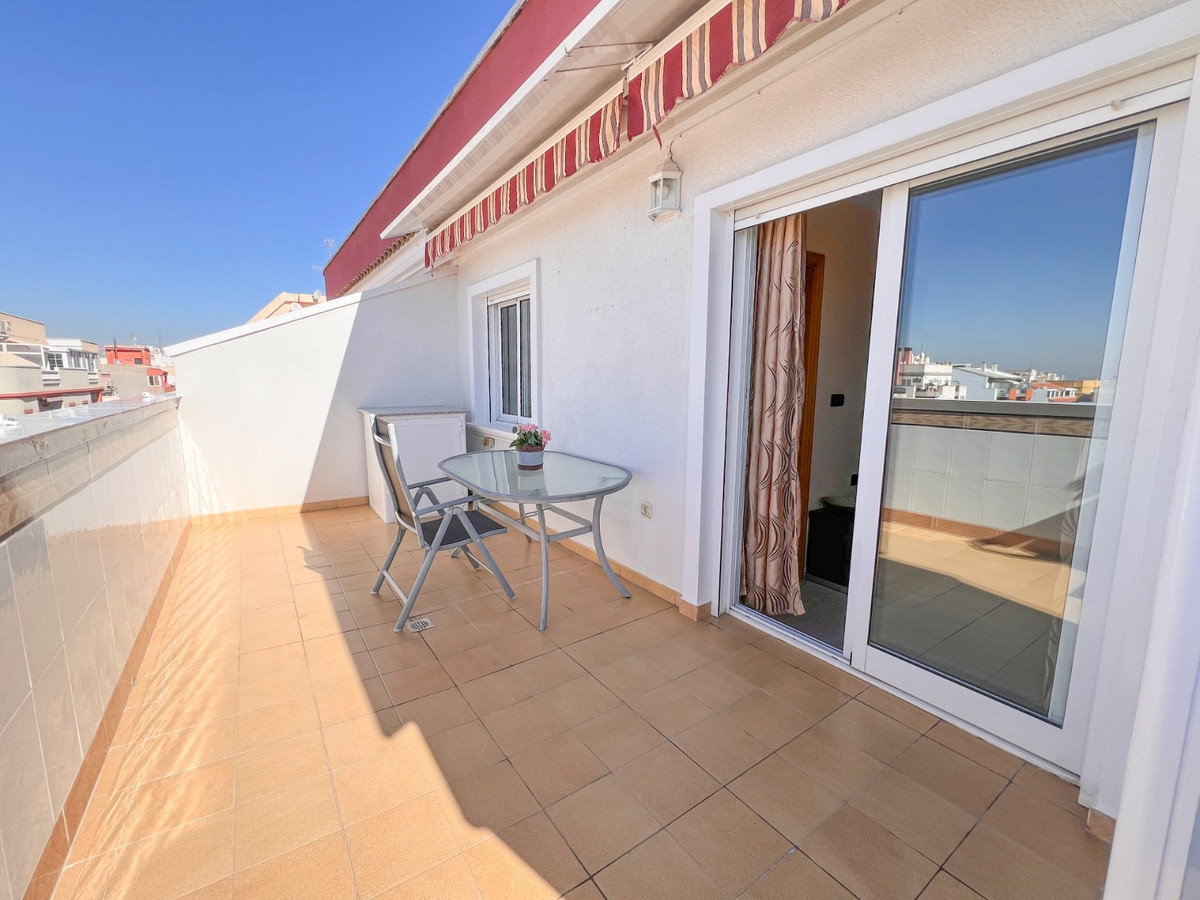 Se vende Apartamento en Planta Última de 3 dormitorios en Costa Blanca, Alicante, España