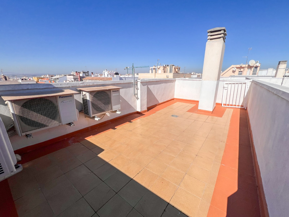 Se vende Apartamento en Planta Última de 3 dormitorios en Costa Blanca, Alicante, España