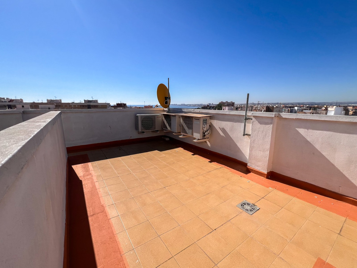 Se vende Apartamento en Planta Última de 3 dormitorios en Costa Blanca, Alicante, España