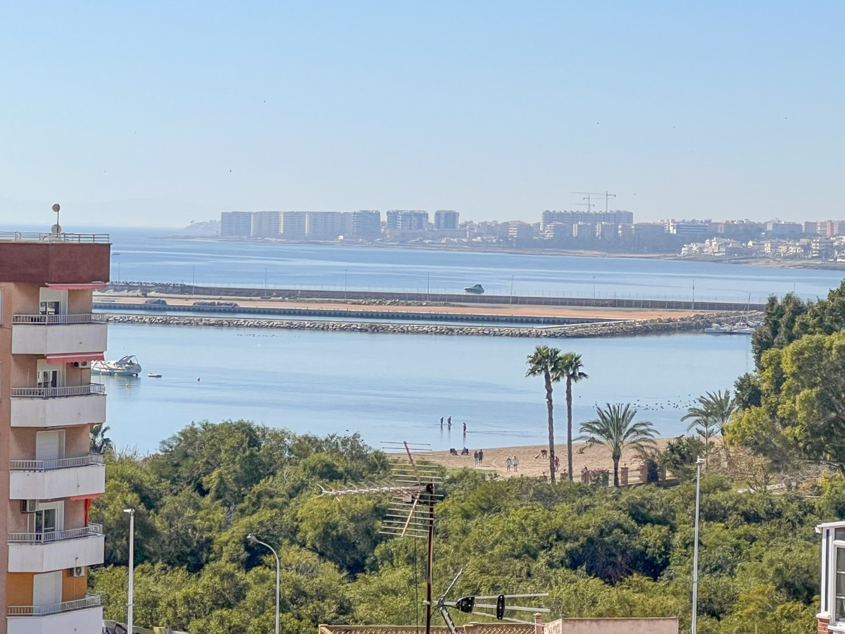 Se vende Apartamento en Planta Última de 3 dormitorios en Costa Blanca, Alicante, España
