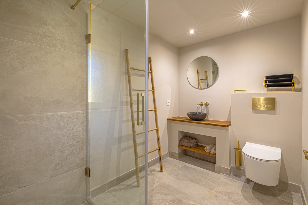 2 Bed Apartment for sale in Benahavís Costa Del Sol, Málaga, Spain