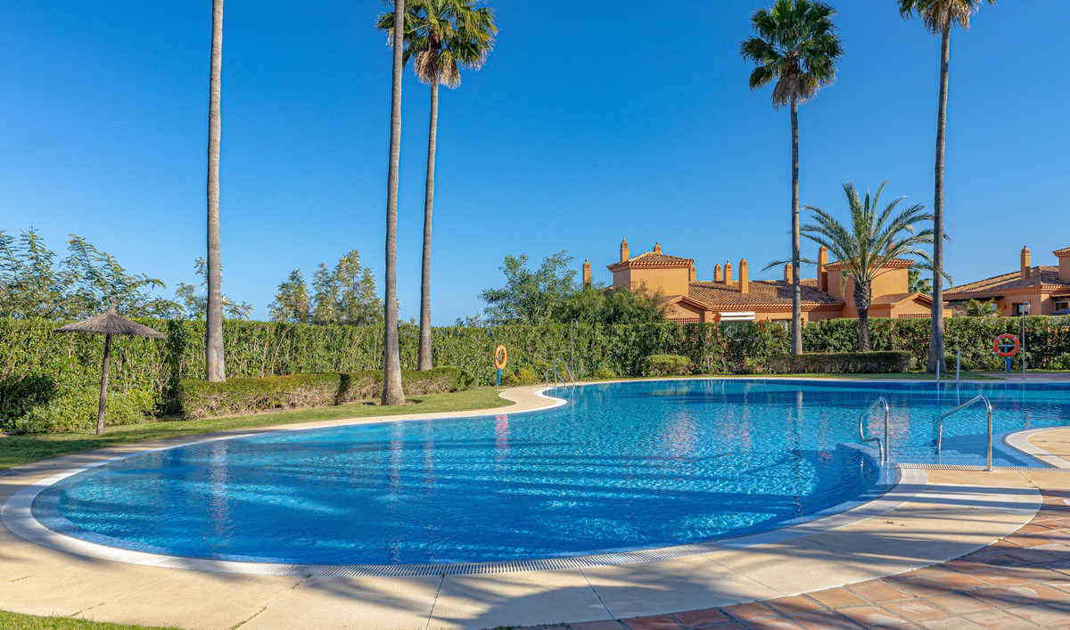 2 Bed Apartment for sale in Benahavís Costa Del Sol, Málaga, Spain