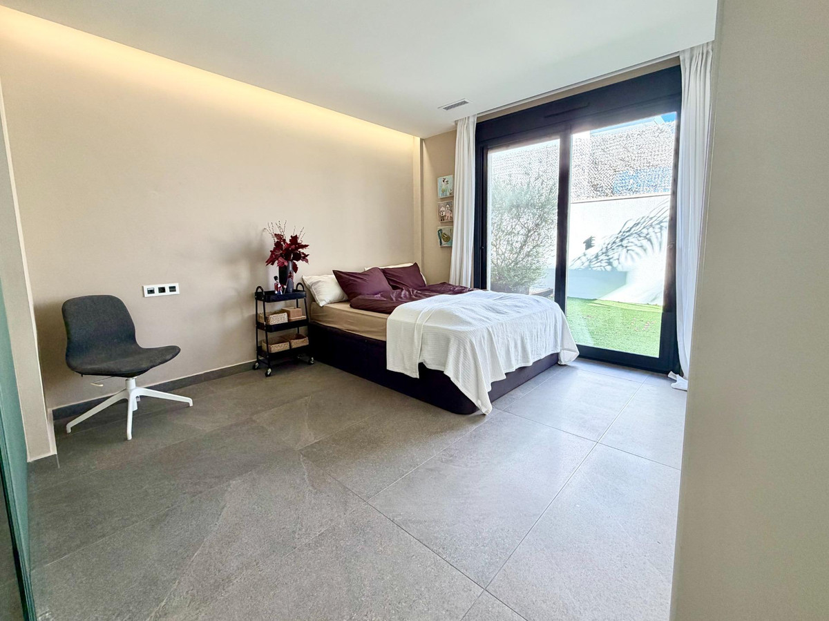 Se vende Villa - Chalet de 5 dormitorios en Costa Blanca, Alicante, España