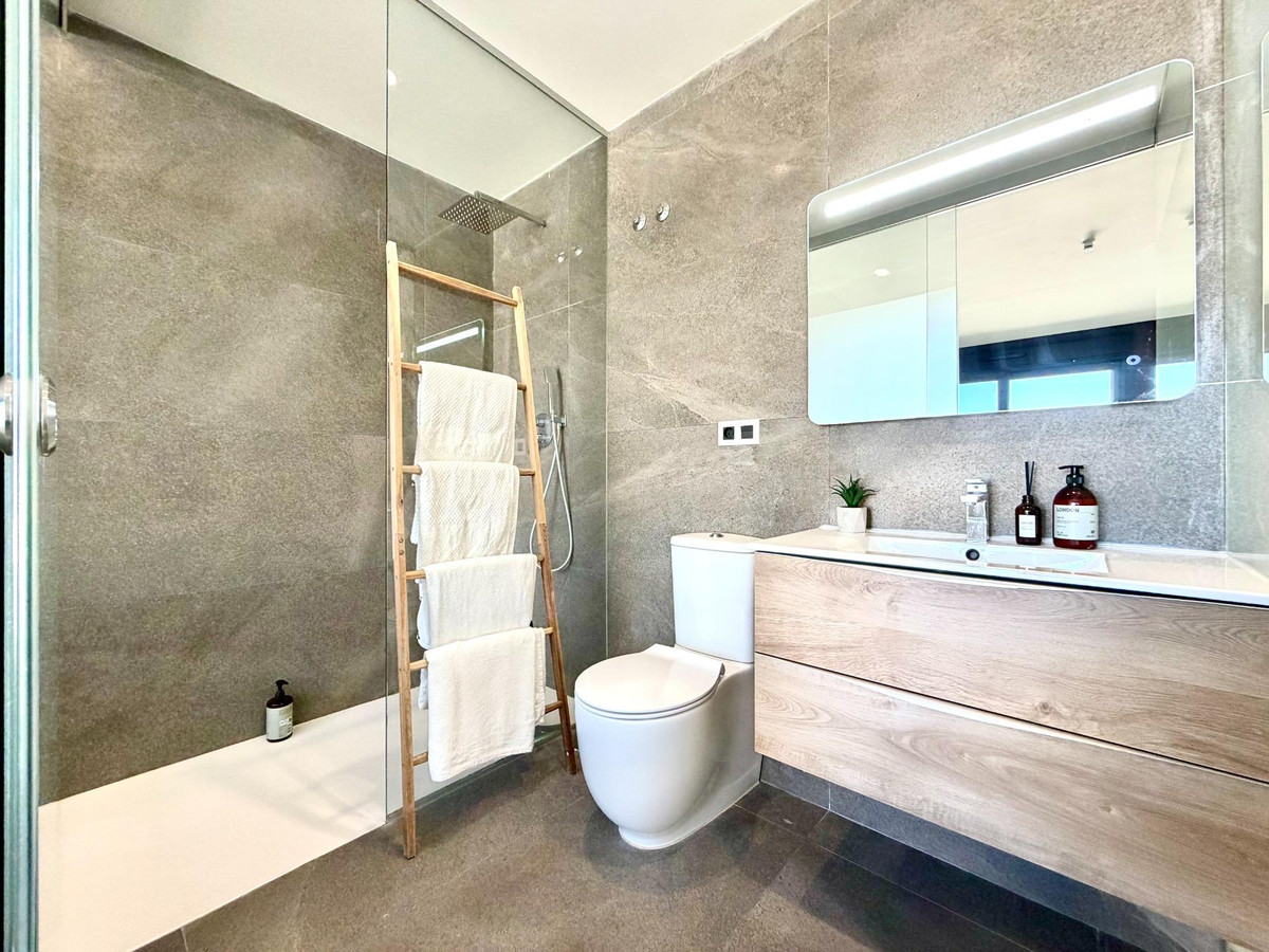 Se vende Villa - Chalet de 5 dormitorios en Costa Blanca, Alicante, España