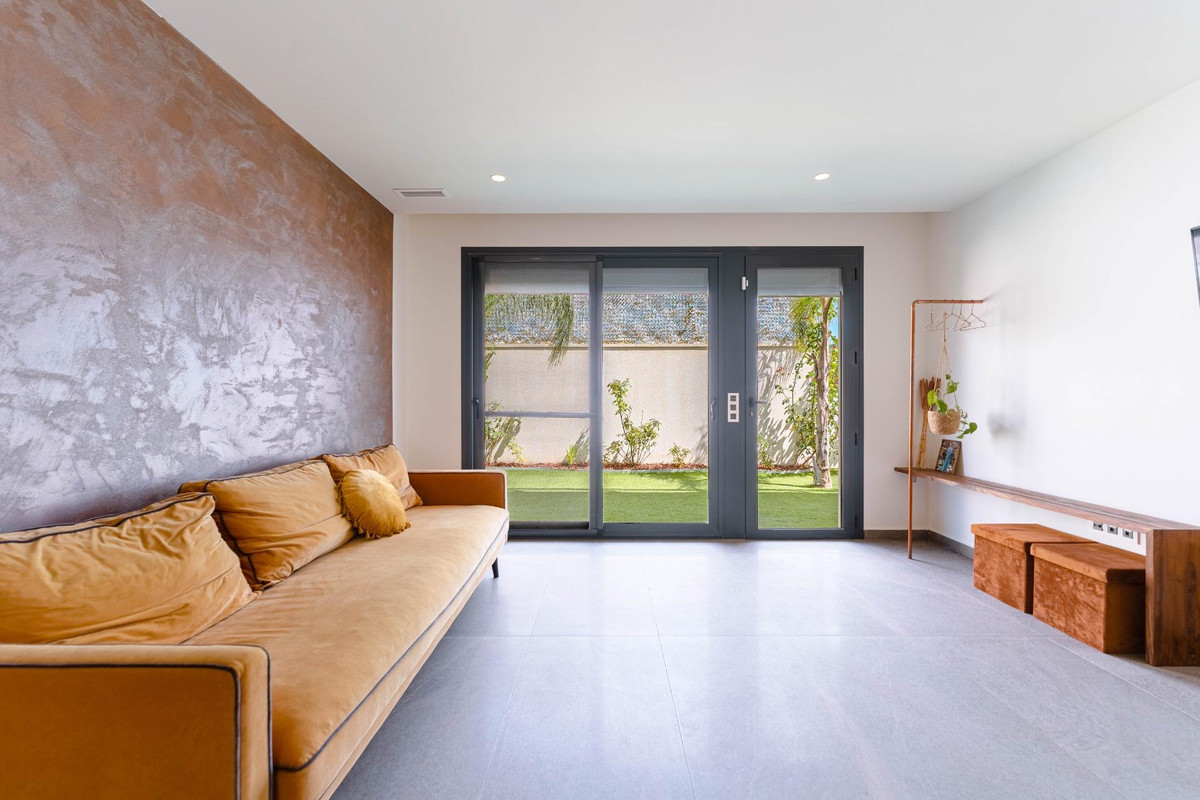 Se vende Villa - Chalet de 5 dormitorios en Costa Blanca, Alicante, España