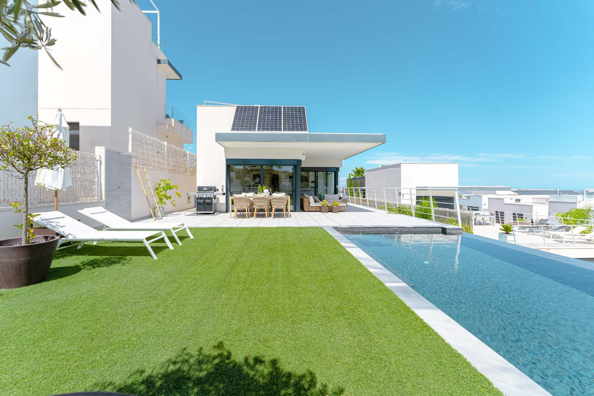 Se vende Villa - Chalet de 5 dormitorios en Costa Blanca, Alicante, España