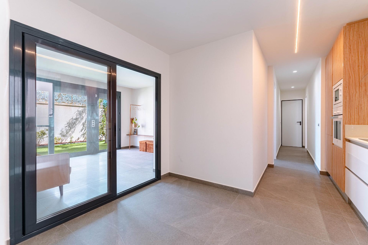 Se vende Villa - Chalet de 5 dormitorios en Costa Blanca, Alicante, España
