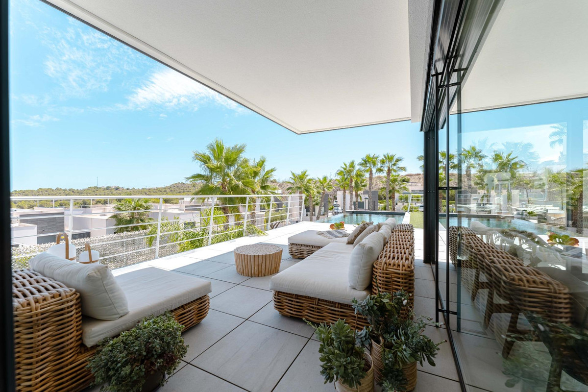 Se vende Villa - Chalet de 5 dormitorios en Costa Blanca, Alicante, España