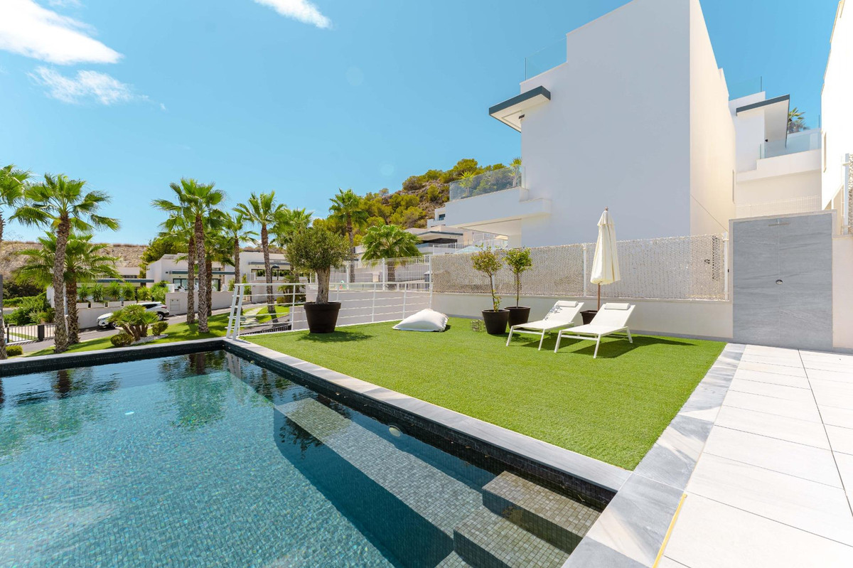 Se vende Villa - Chalet de 5 dormitorios en Costa Blanca, Alicante, España