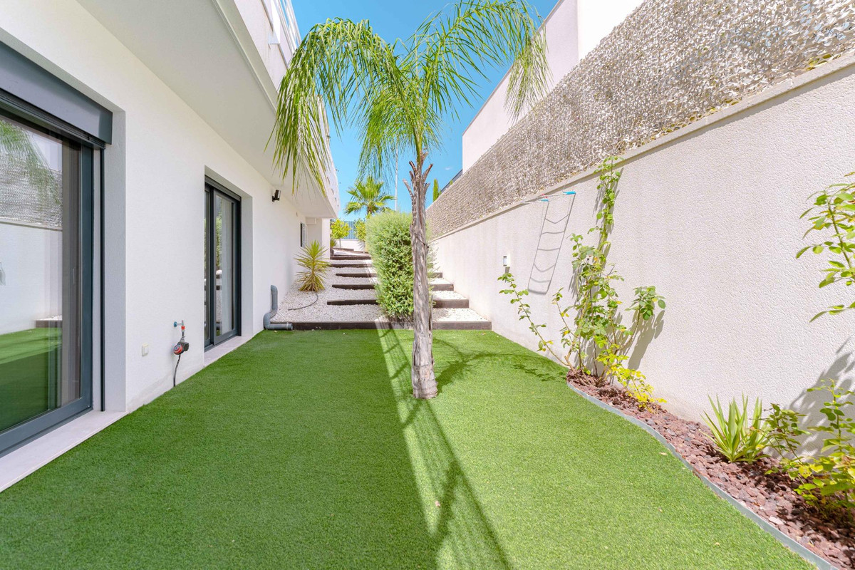 Se vende Villa - Chalet de 5 dormitorios en Costa Blanca, Alicante, España