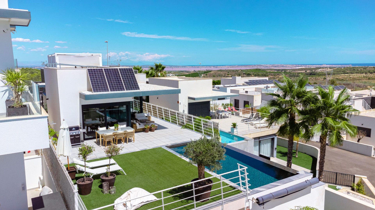 Se vende Villa - Chalet de 5 dormitorios en Costa Blanca, Alicante, España