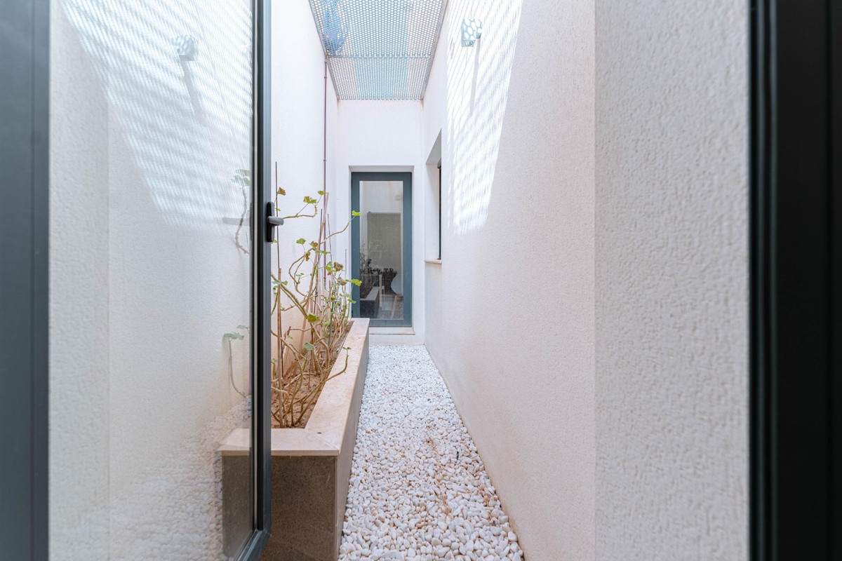 Se vende Villa - Chalet de 5 dormitorios en Costa Blanca, Alicante, España