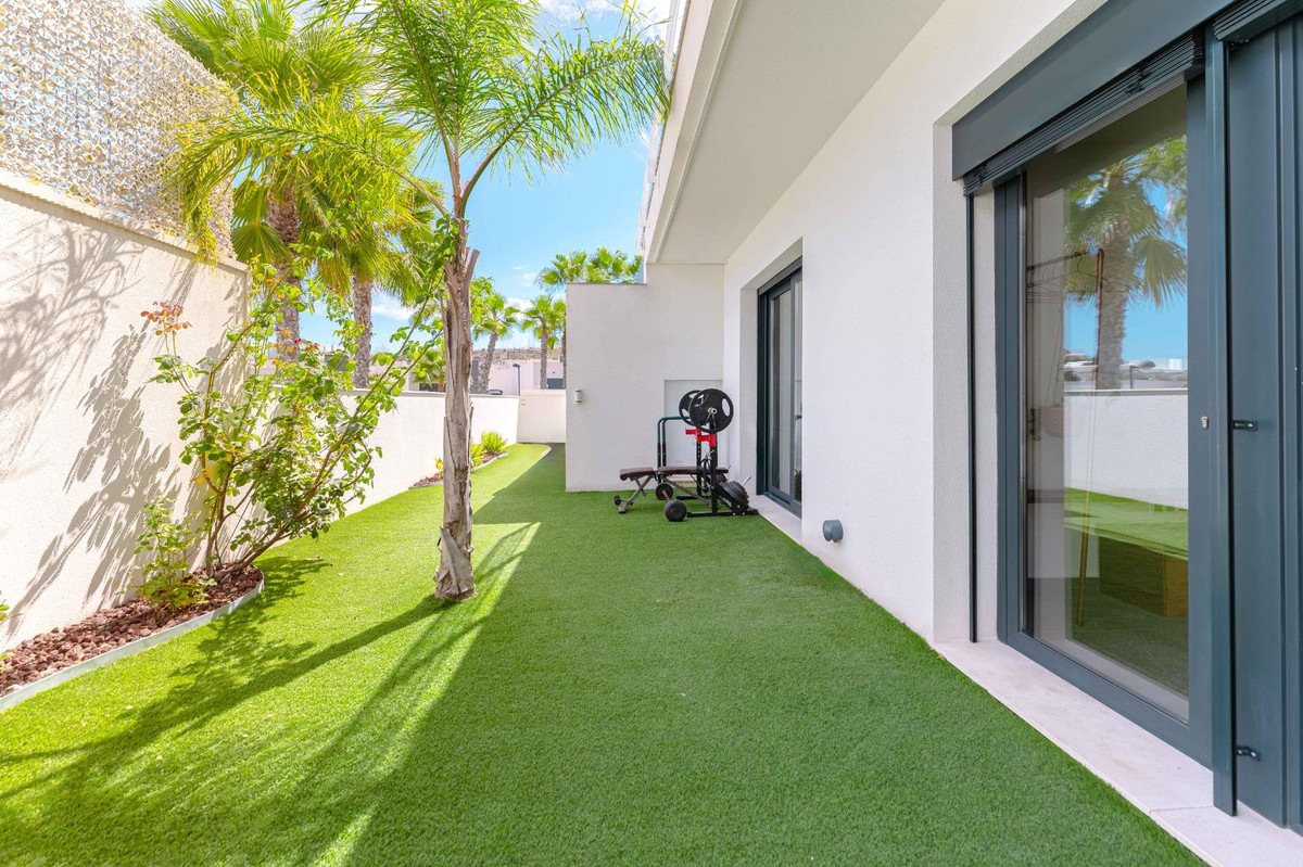 Se vende Villa - Chalet de 5 dormitorios en Costa Blanca, Alicante, España