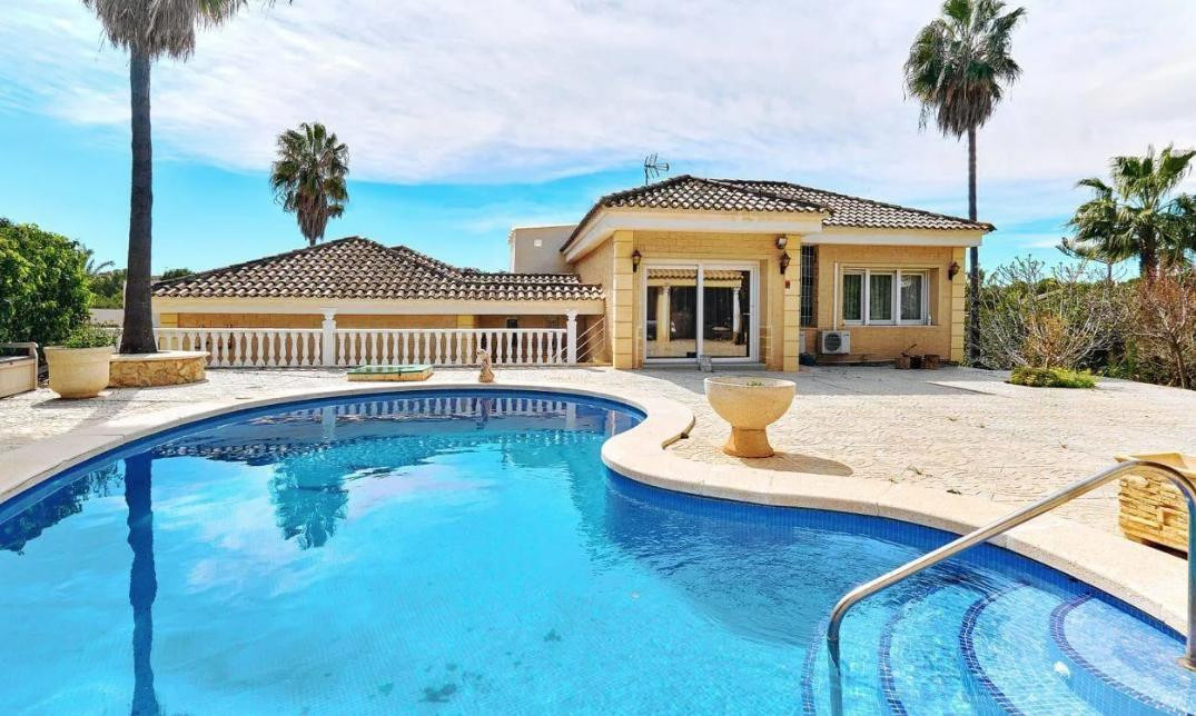 5 Bed Townhouse for sale in Campoamor Costa Blanca, Alicante, Spain