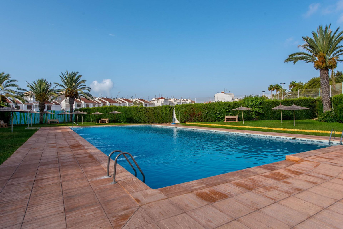 Se vende Apartamento Planta Media de 1 dormitorios en Costa Blanca, Alicante, España