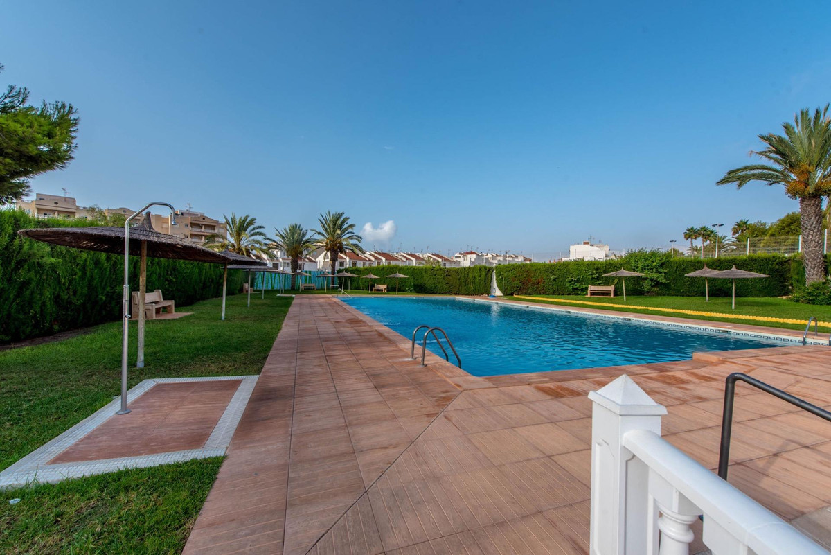 Se vende Apartamento Planta Media de 1 dormitorios en Costa Blanca, Alicante, España